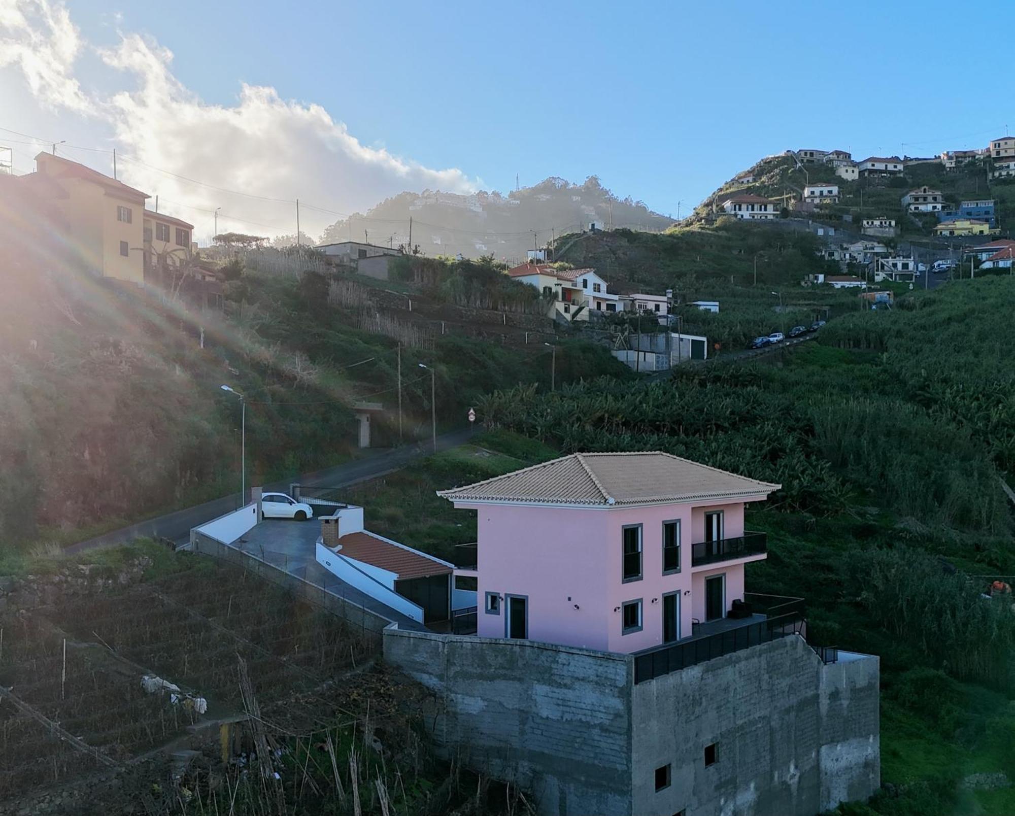 Peaceful Valley House 卡马拉-德洛布什 外观 照片
